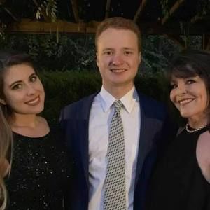Meet your Posher, Tita